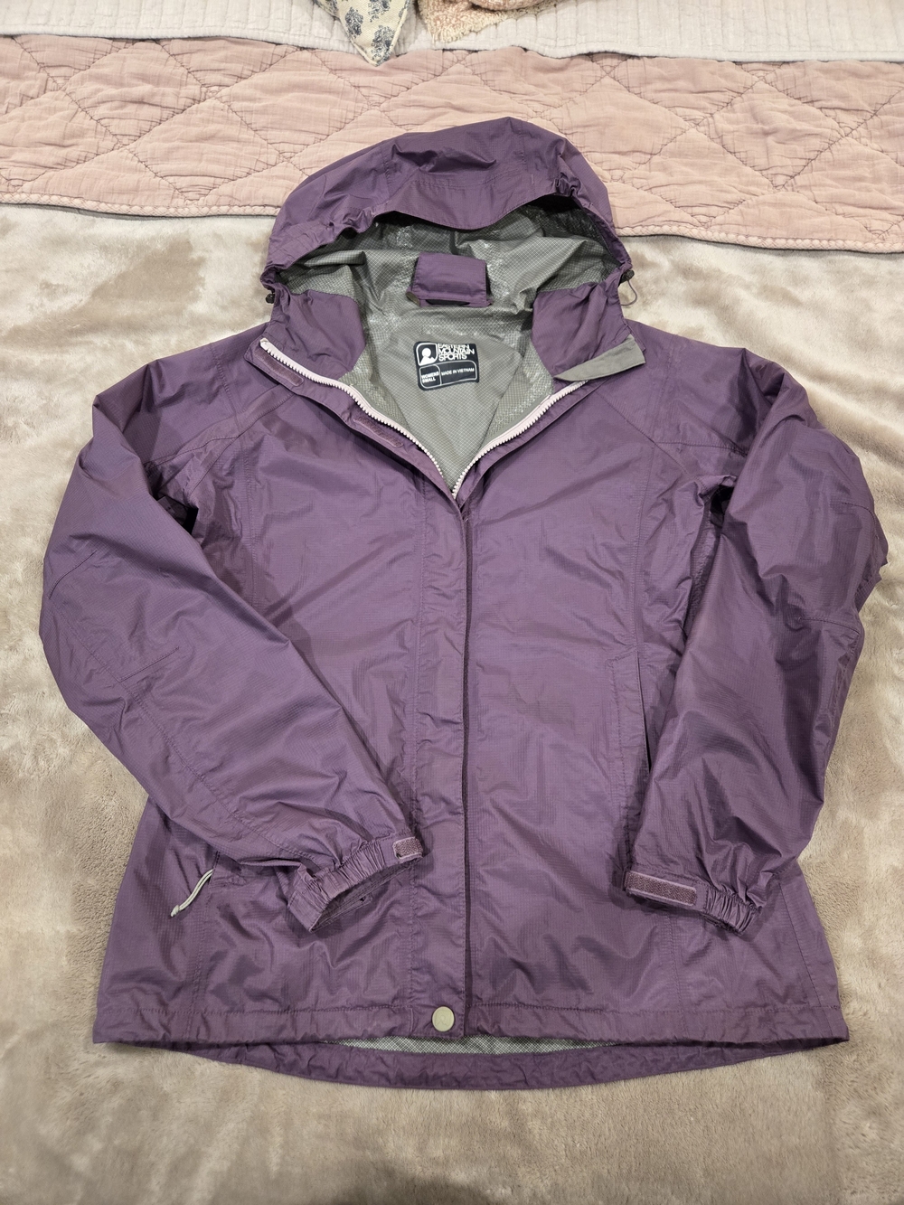 Eastern Mountain Sports Raincoat